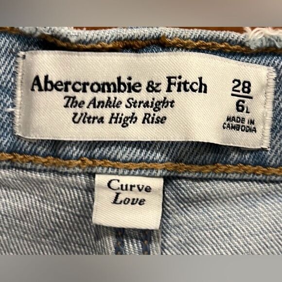 Abercrombie & Fitch The ankle straight light wash denim size 28/ 6 L NWT - Picture 6 of 9